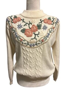 Vintage Alfred Dunner Cream Crewneck Sweater - Floral Embroidery And Cable Knit